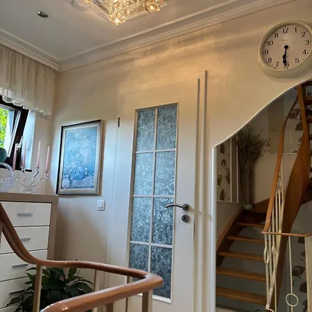 ホームステイ The House Of Flowers